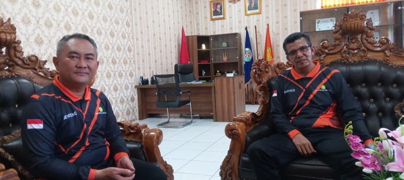 Kakansar Mentawai Benteng H.Telaumbanua,SE dan Kaur Daryulis