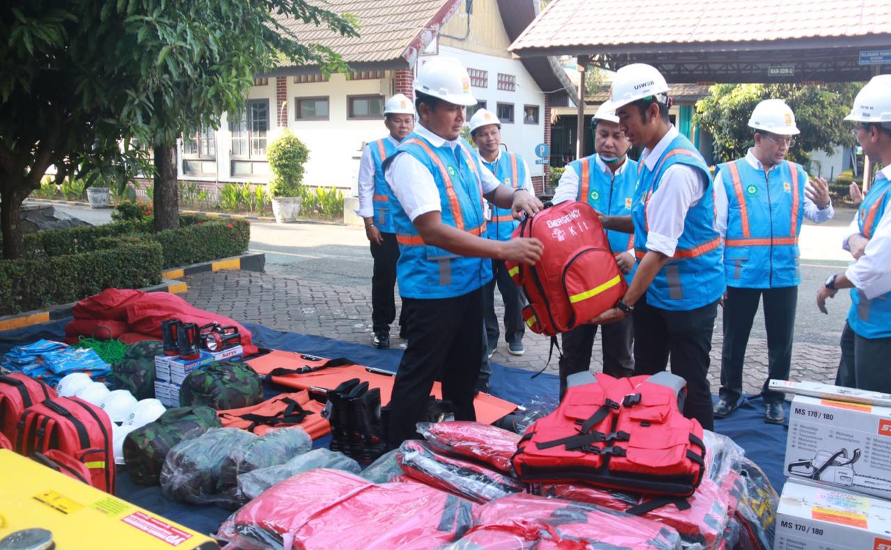 GM PLN UIW Sumbar, Bambang Dwiyanto periksa kesiapan peralatan tim reaksi cepat dan tanggap bencana