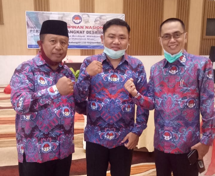 Ketua PPDI Sumbar bersama ketua PPDI Pusat, Sekjen PPDI, saat Rapimnas di Pekalongan Jawa Tengah.