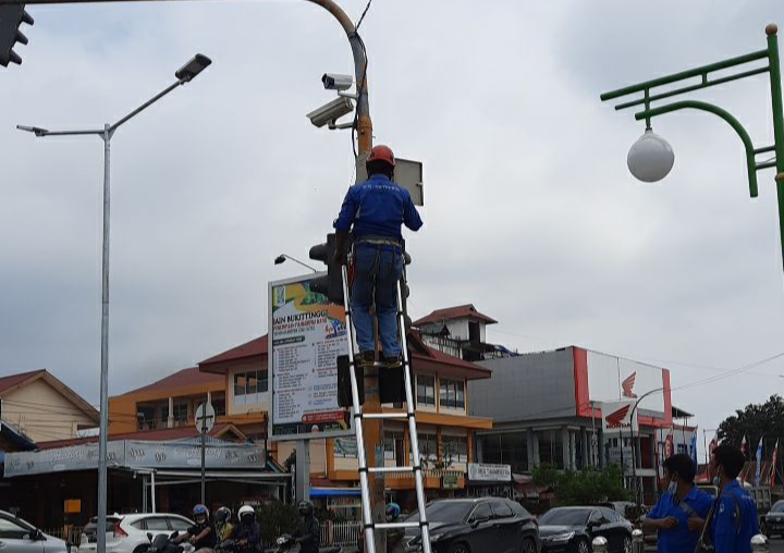 Pemasangan jaringan fiber optik di Pemko Payakumbuh