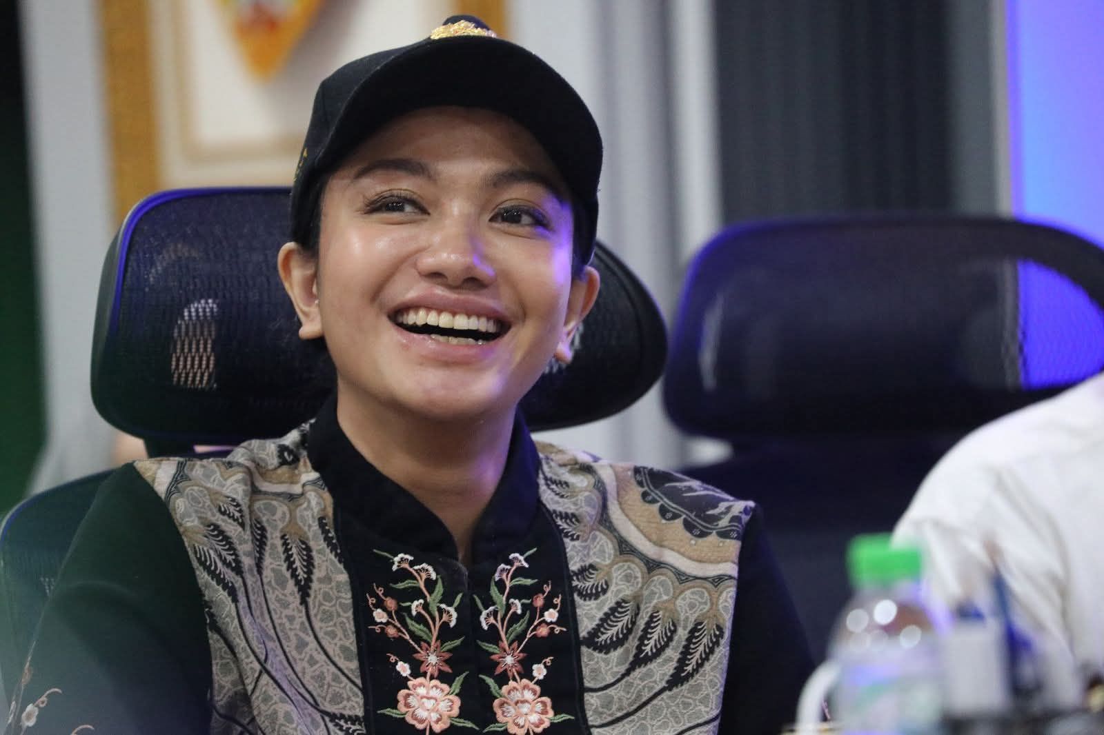 Bupati Dharmasraya, Annisa Suci Ramadhani