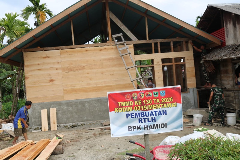 RTLH Bapak Hamidi Desa Goisoinan kondisi hampir siap pembangunan nya semoga tepat waktu dan dapat dihuni langsug oleh Pak Hamidi dan Keluarga bravo TMMD ke 130 Mentawai