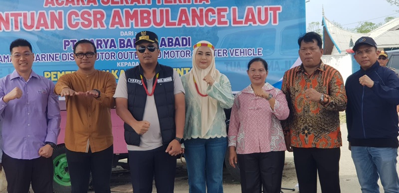 Bupati Kep. Mentawai DR.Rinto Wardana beserta Wabup Jakop Saguruk Foto bersama dengan Perwakilan Yamaha Bapak Fery (paling kiri) dan Wagub Sumbar Vasco Ruseimy