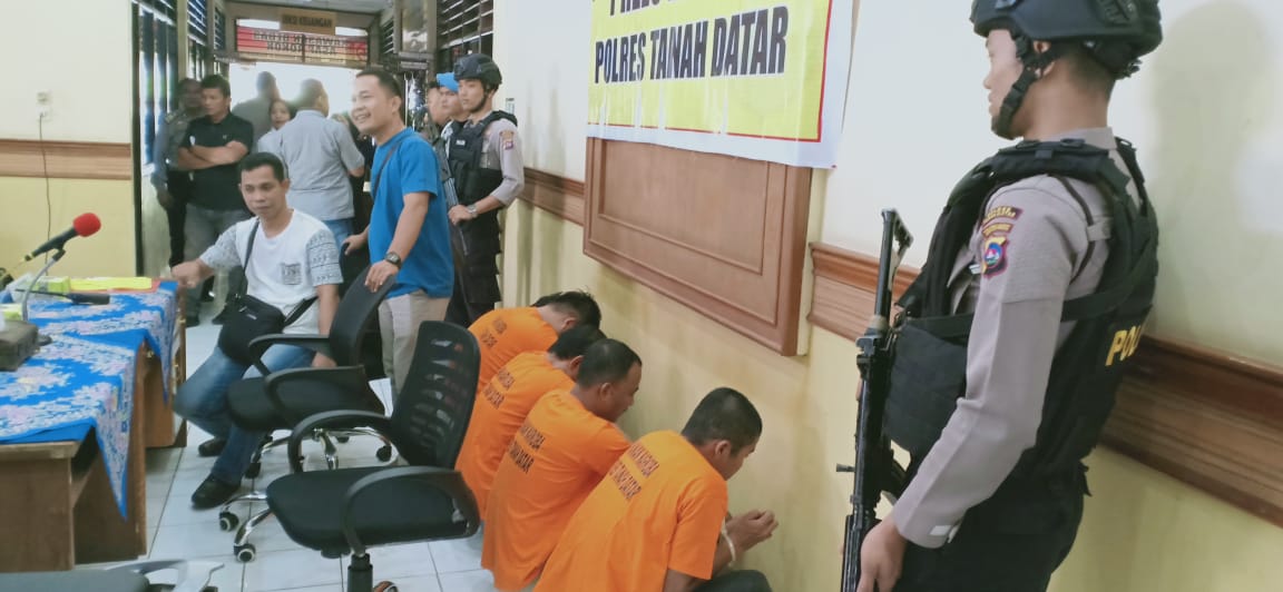 Jumpa pers Polres Tanah Datar tentang penangkapan penjahat narkoba