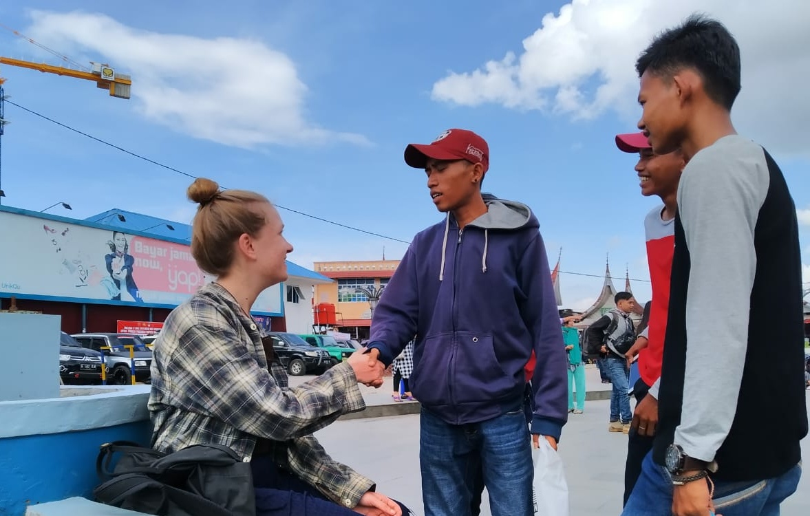 Kegiatan tourist hunting dan studi literasi SMKN 1 Sungai Rumbai di Bukittinggi
