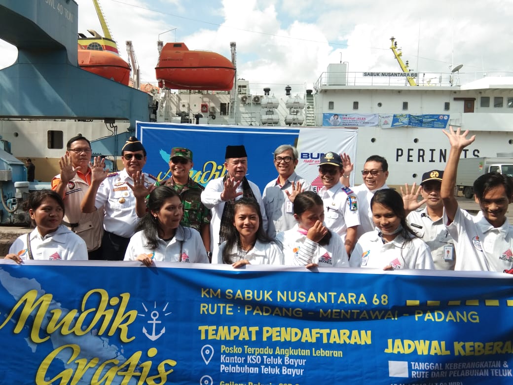 Wagub Nasrul Abit lepas pemudik gratis ke Mentawai