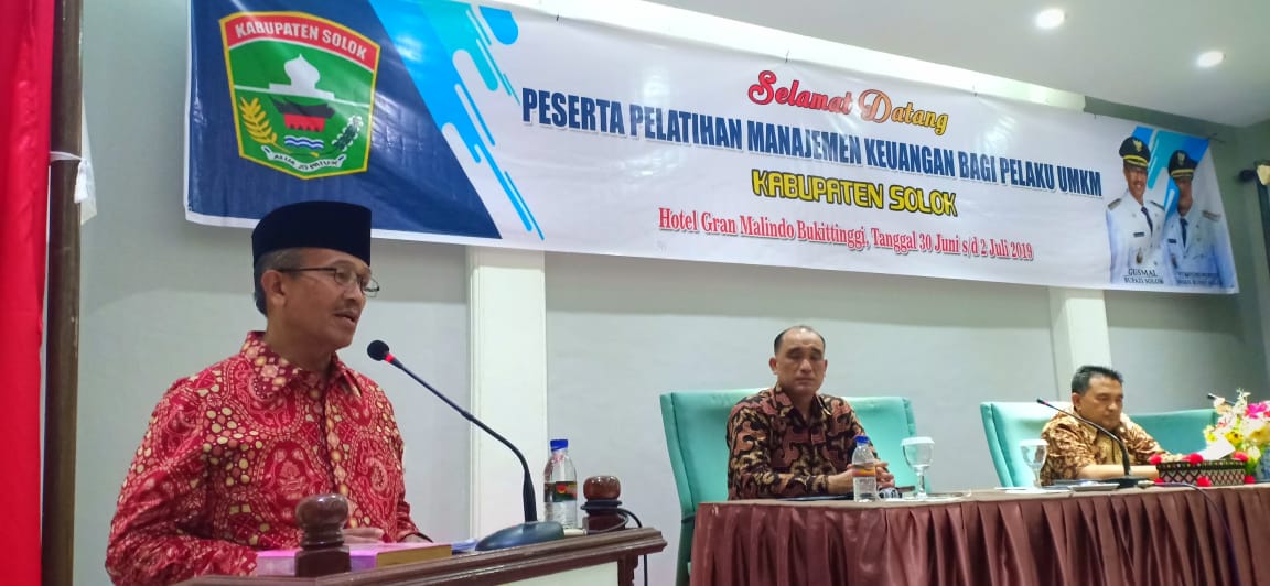 Bupati Solok membuka pelatihan manajemen keuangan bagi UMKM