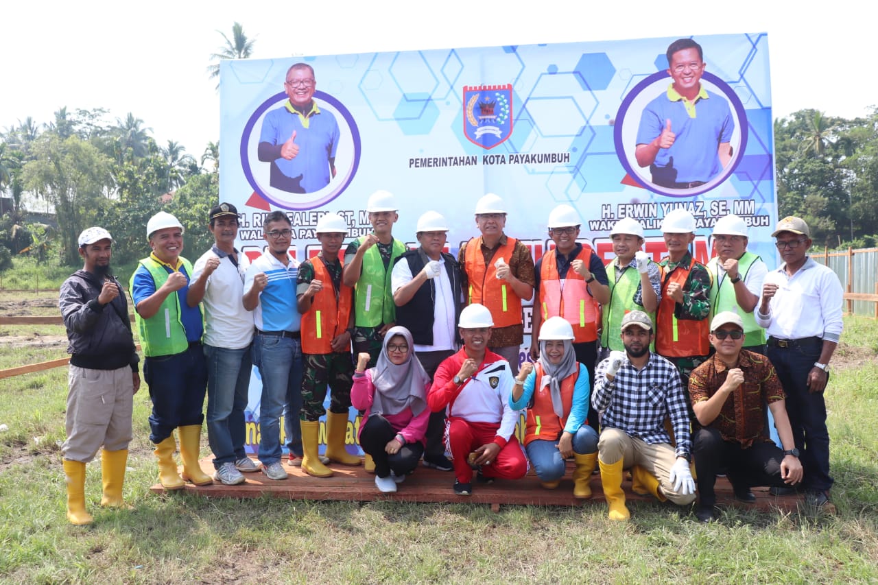 Wako Riza Falepi usai peletakan batu pertama GOR Tipe B