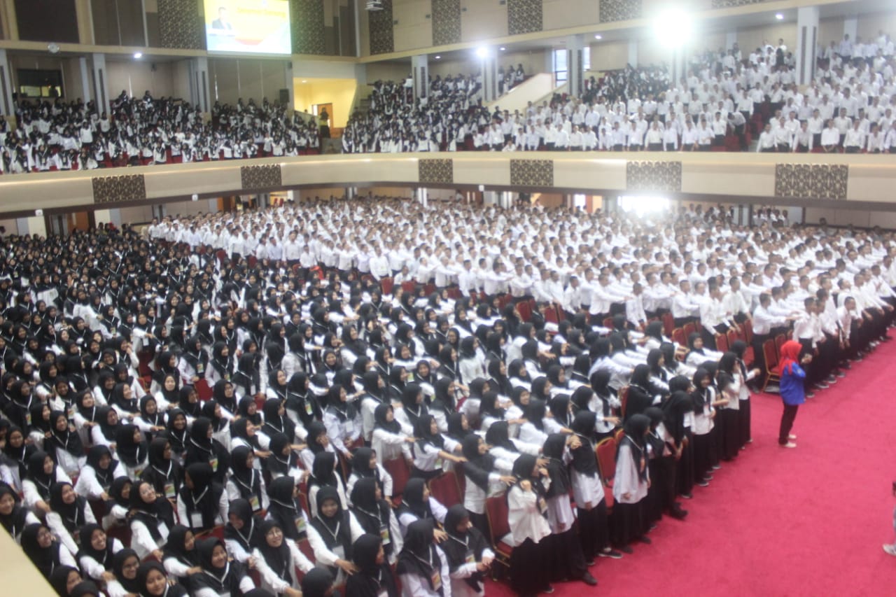 Kegiatan pengenalan kampus buat mahasiswa baru UNP