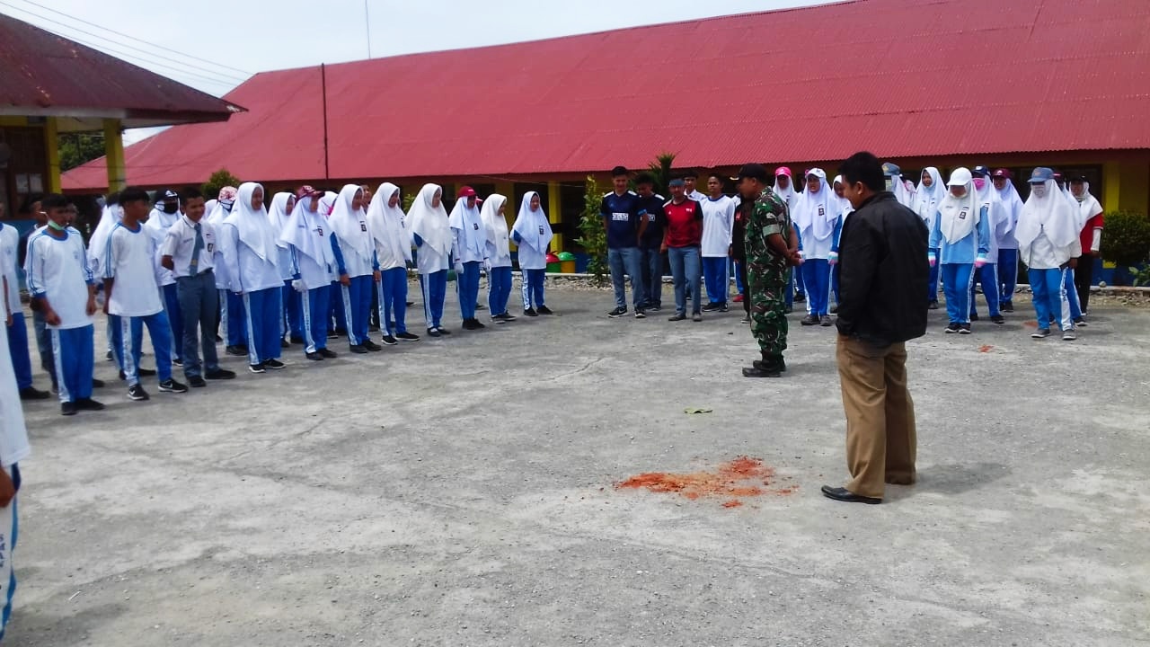Latihan Paskibra di Kec Danau Kembar