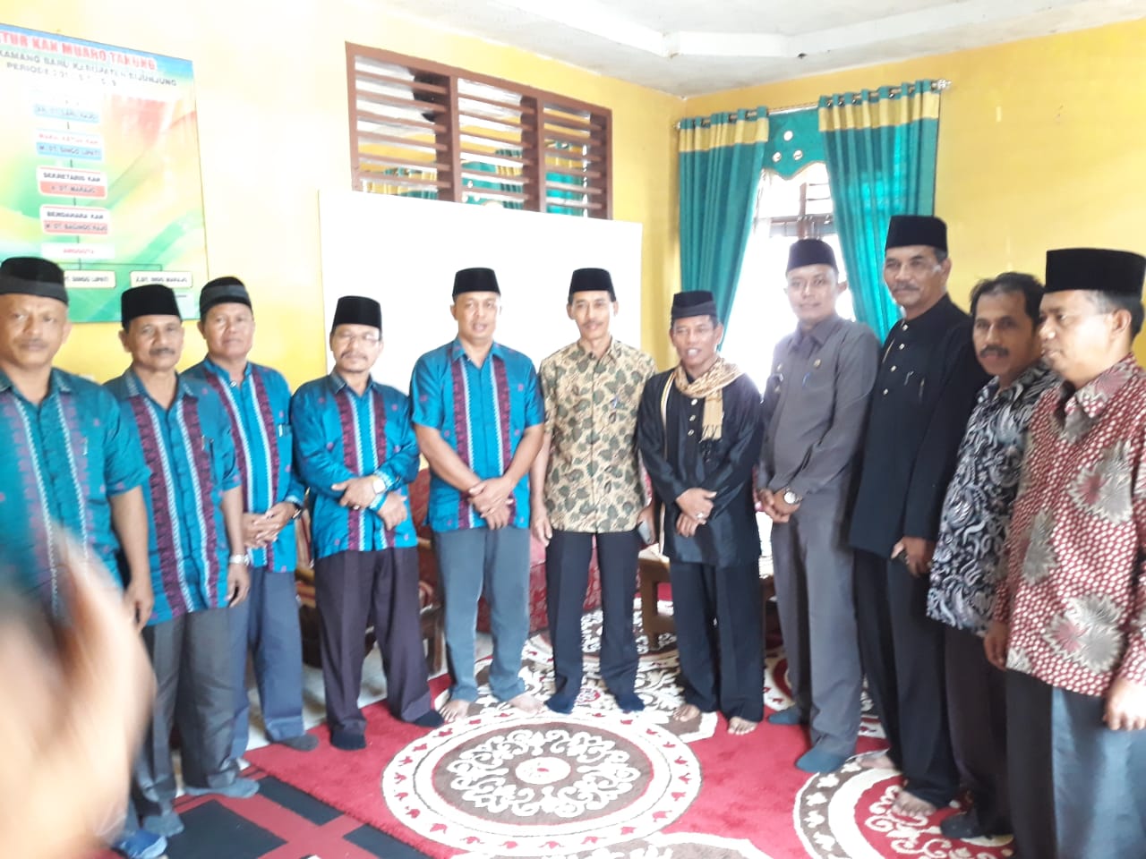 Ketua LKAAM Sijunjung didampingi tim penilai KAN dari DPMN Sijunjung