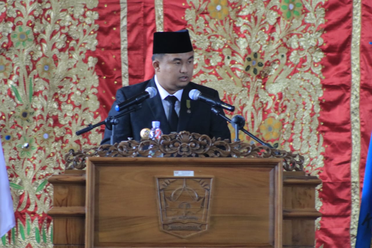 Hadiri pengambilan sumpah jabatan anggota DPRD Dharmasraya periode 2019-2024, Bupati Sutan Riska minta dukungan Festival Pamalayu