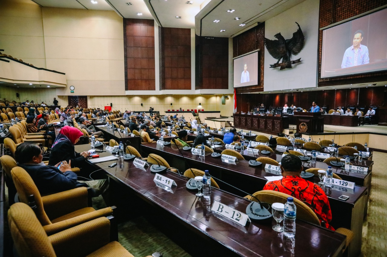 Sidang paripurna DPD RI