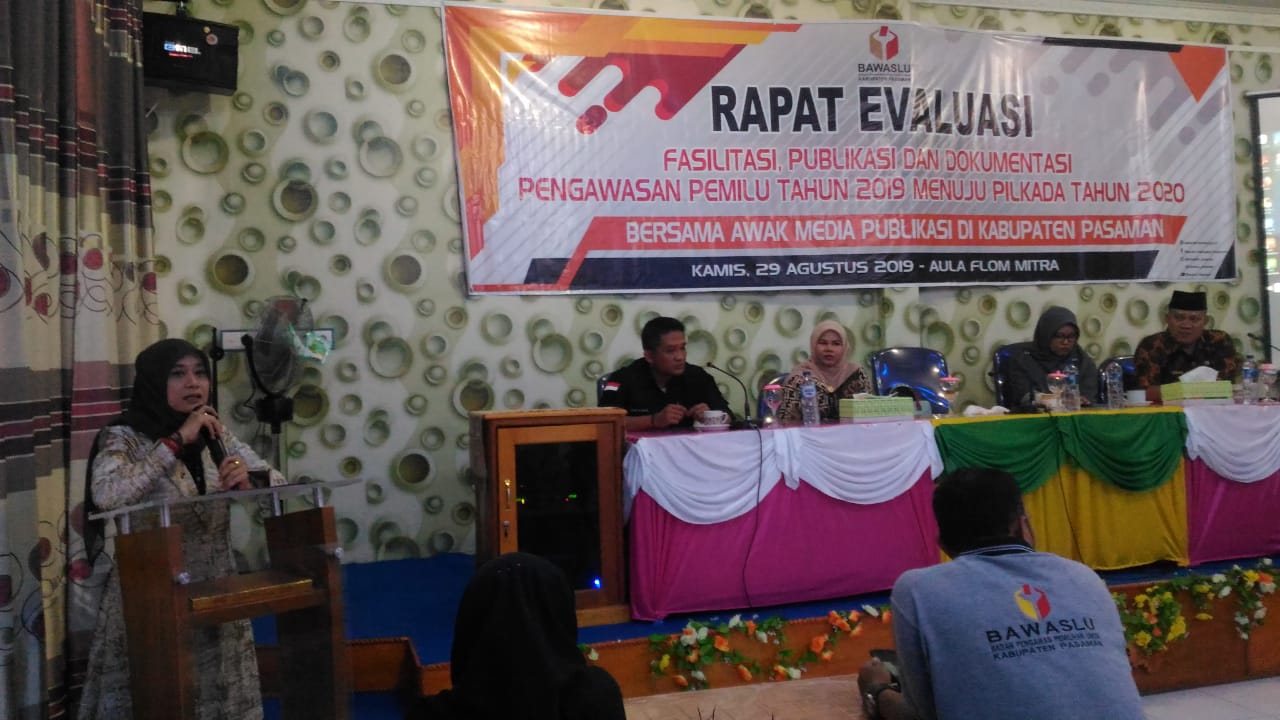 Rapat Evaluasi Fasilitasi, Publikasi dan Dokumentasi Pemilu April 2019, Kamis (29/8/2019).