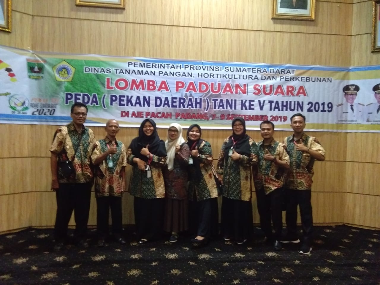 Kontingen Kelompok Tani Nelayan Andalan (KTNA) Kabupaten Pasaman Barat berhasil meraih Juara Dua pada Lomba Paduan suara.