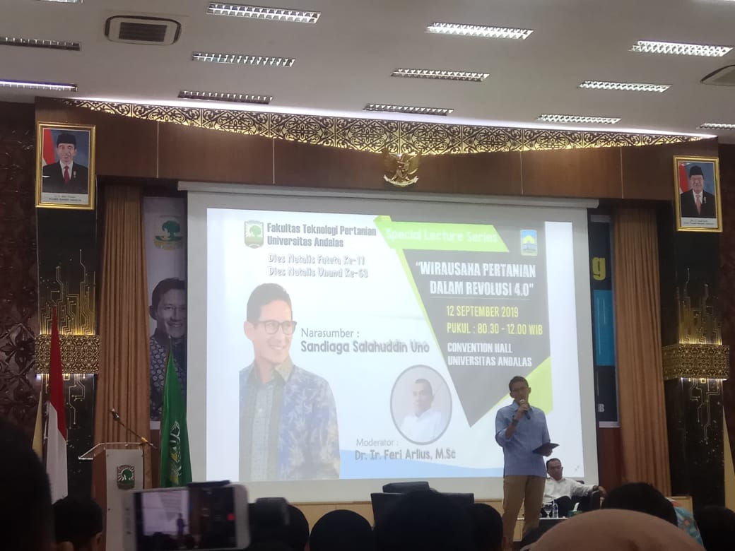 Sandiaga Uno memberikan kuliah umum saat Dies Natalis Fakultas Teknik Pertanian Unand, Kamis (10/9)
