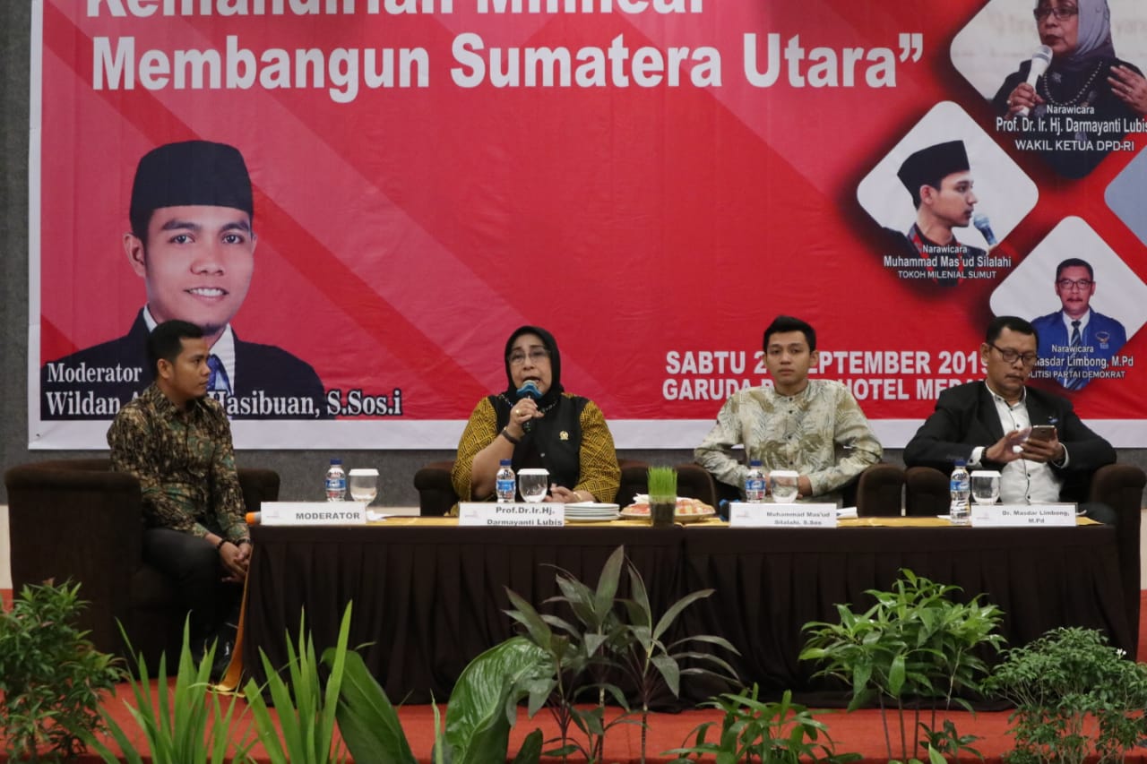 Darmayanti Lubis saat berbicara pada FGD dengan tema Kemandirian Millenial Membangun Sumut