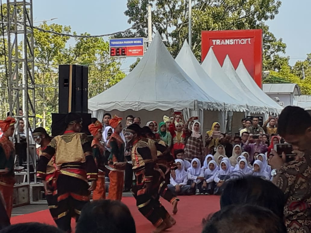 Tari Pamenan Inyiek di Gebyar Pendidikan Sumbar