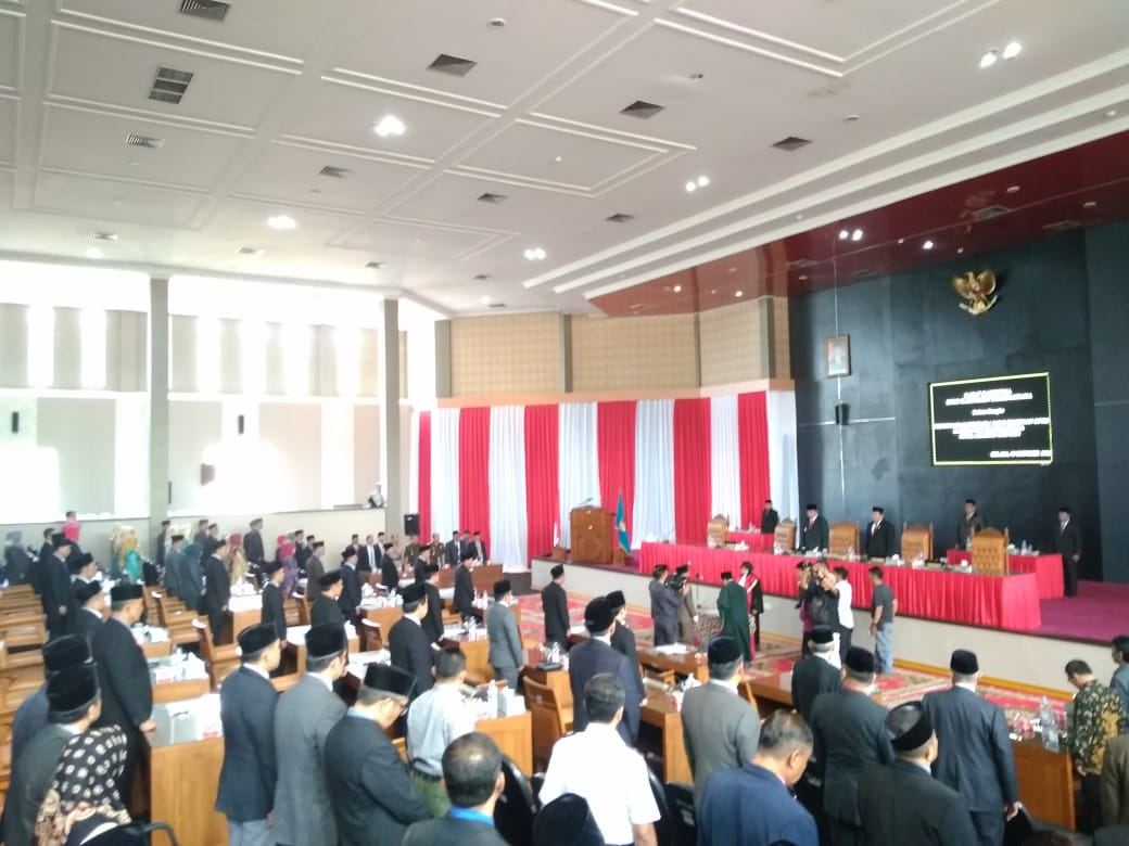 Rapat pembentukan komisi di DPRD Dharmasraya