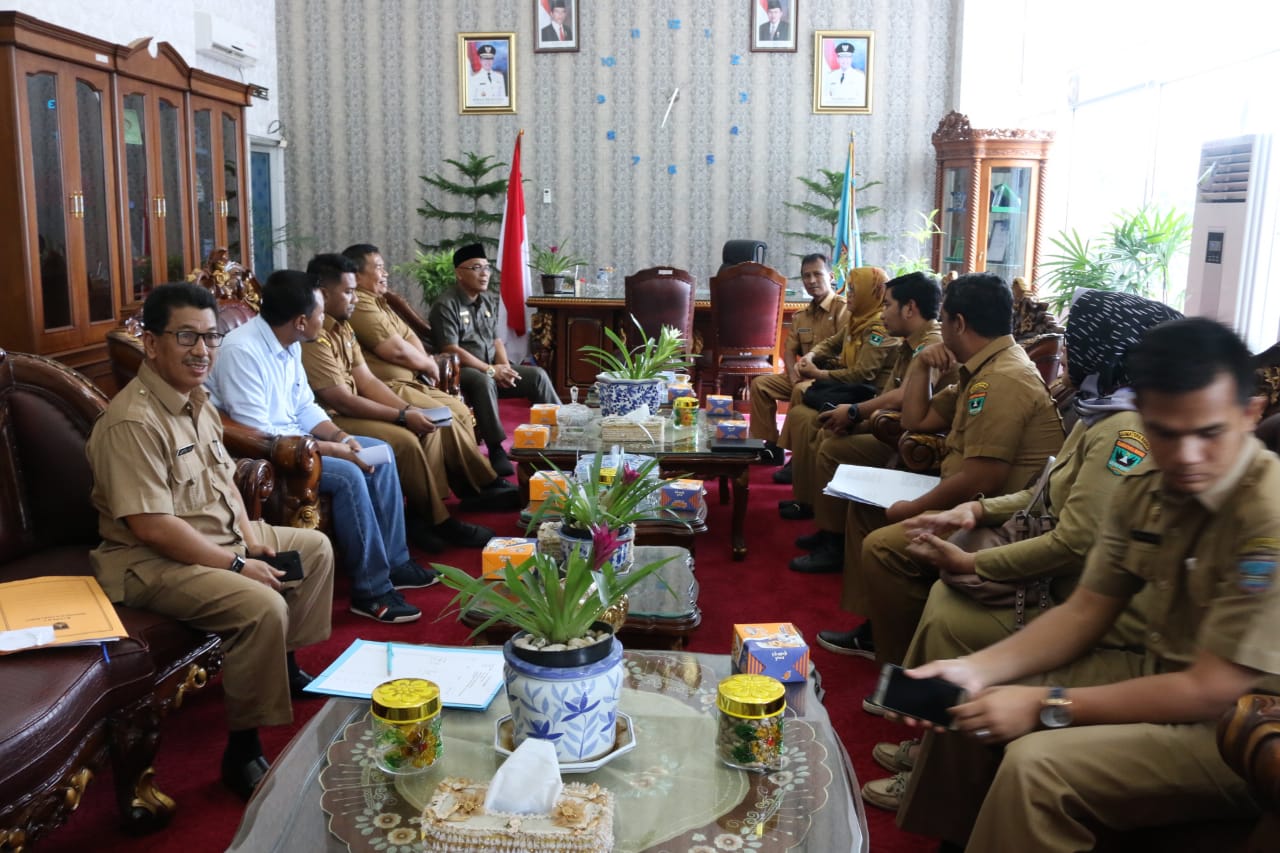 Bupati pasbar H. Yulianto menerima Tim Verifikasi Penataan Nagari dari Provinsi Sumatera Barat 