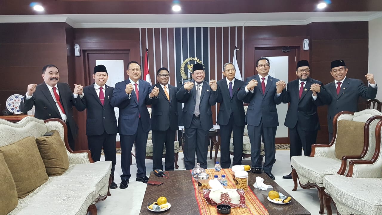Para pimpinan DPD RI serta Sekjen Reydonnyzar Moenek menghadiri Inaugrasi Presiden Jokowi-Wapres Makruf Amin