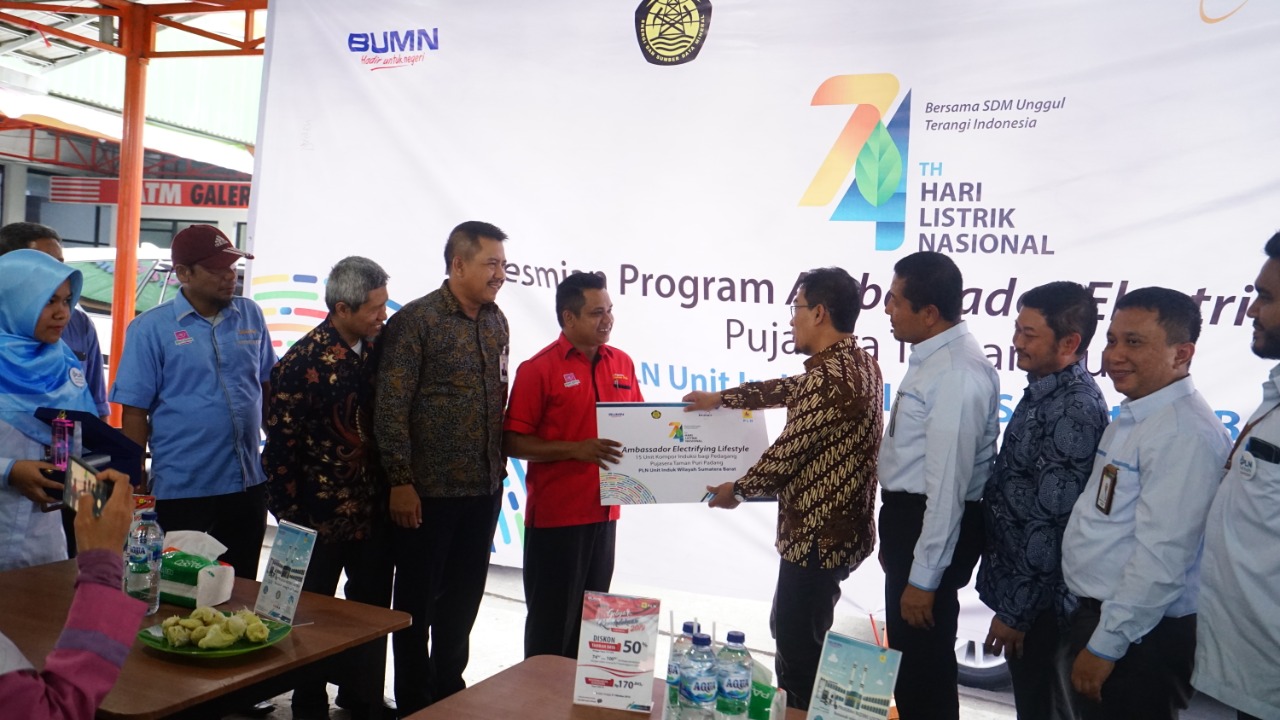 PLN UIW Sumbar memperkenalkan Amel pada publik Kota Padang