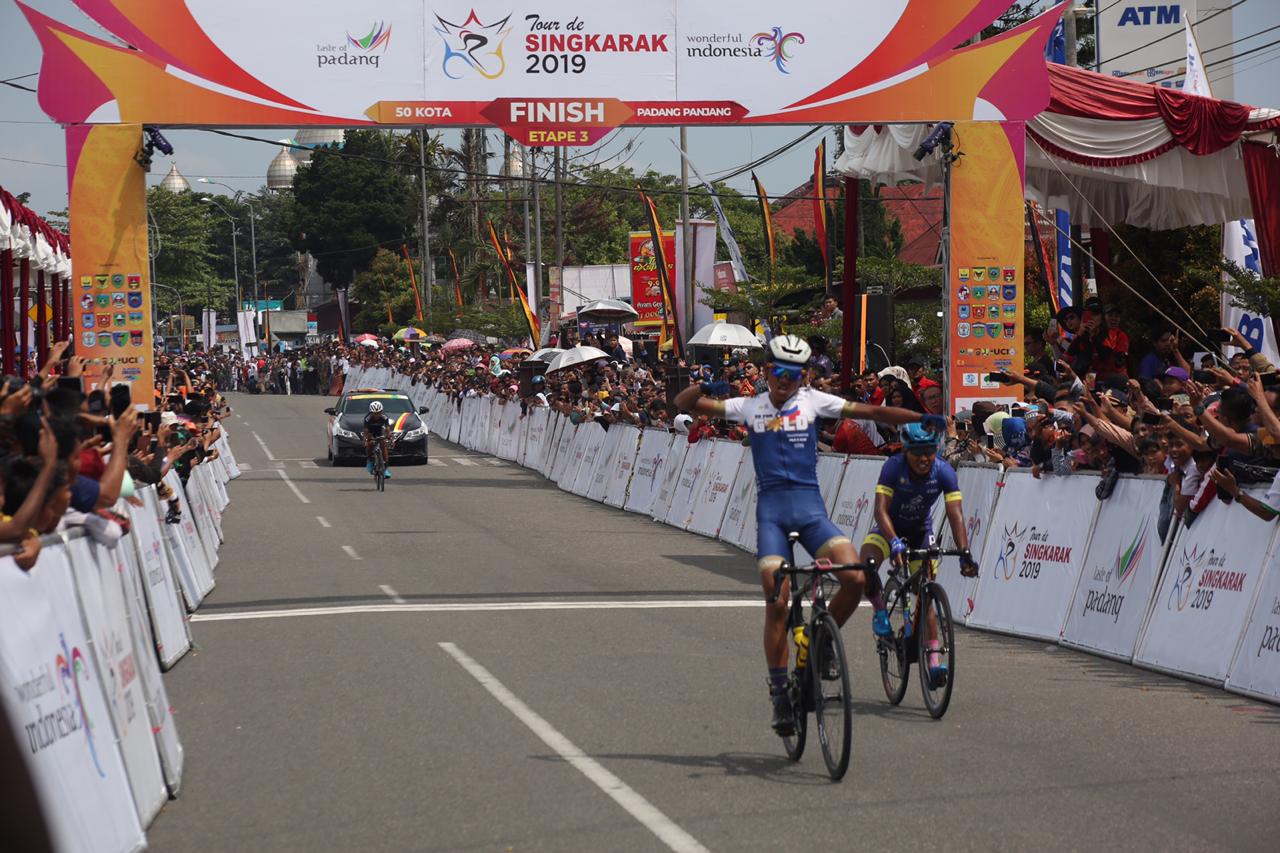 Jesse Ewart dari Sapura Cycling Team (Malaysia) pertahankan Yellow Jersey