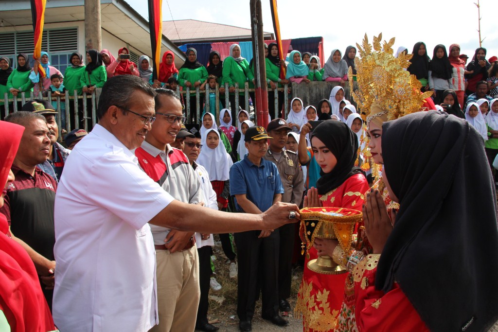 Bupati Gusmal pada acara 4G di Lembang Jaya