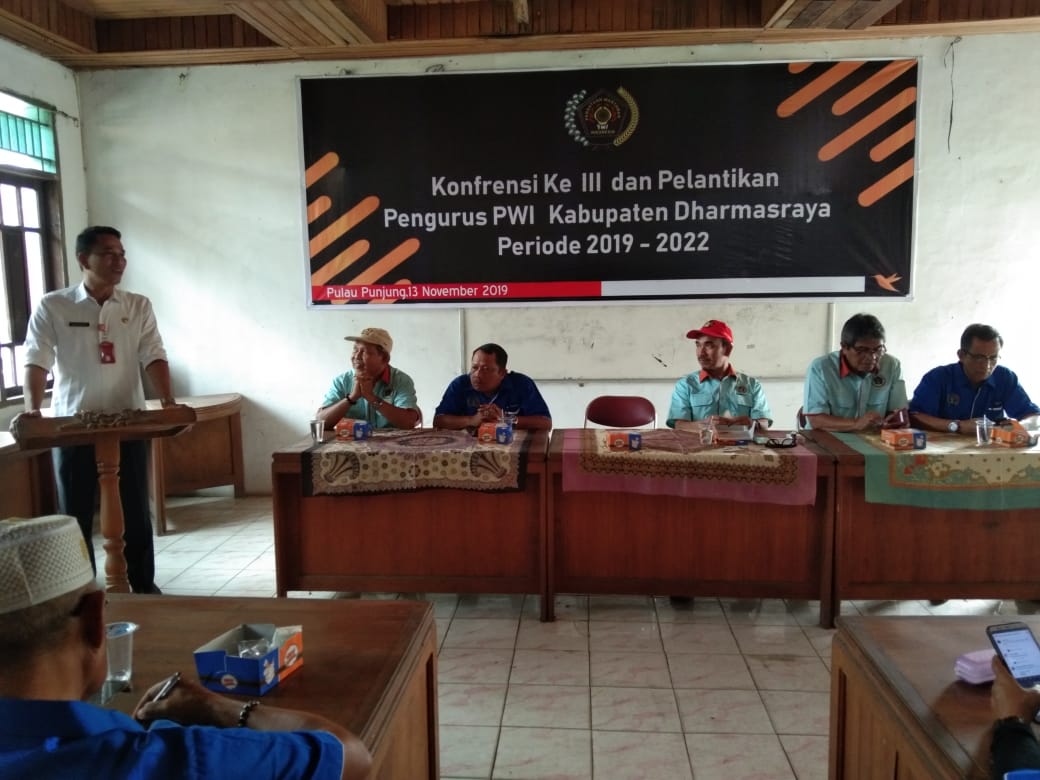 Konferensi PWI Dharmasarya berlangsung dalam suasana demokratis dihadiri Staf Ahli Bupati Masheri Yandra Boy, Rabu (13/11)