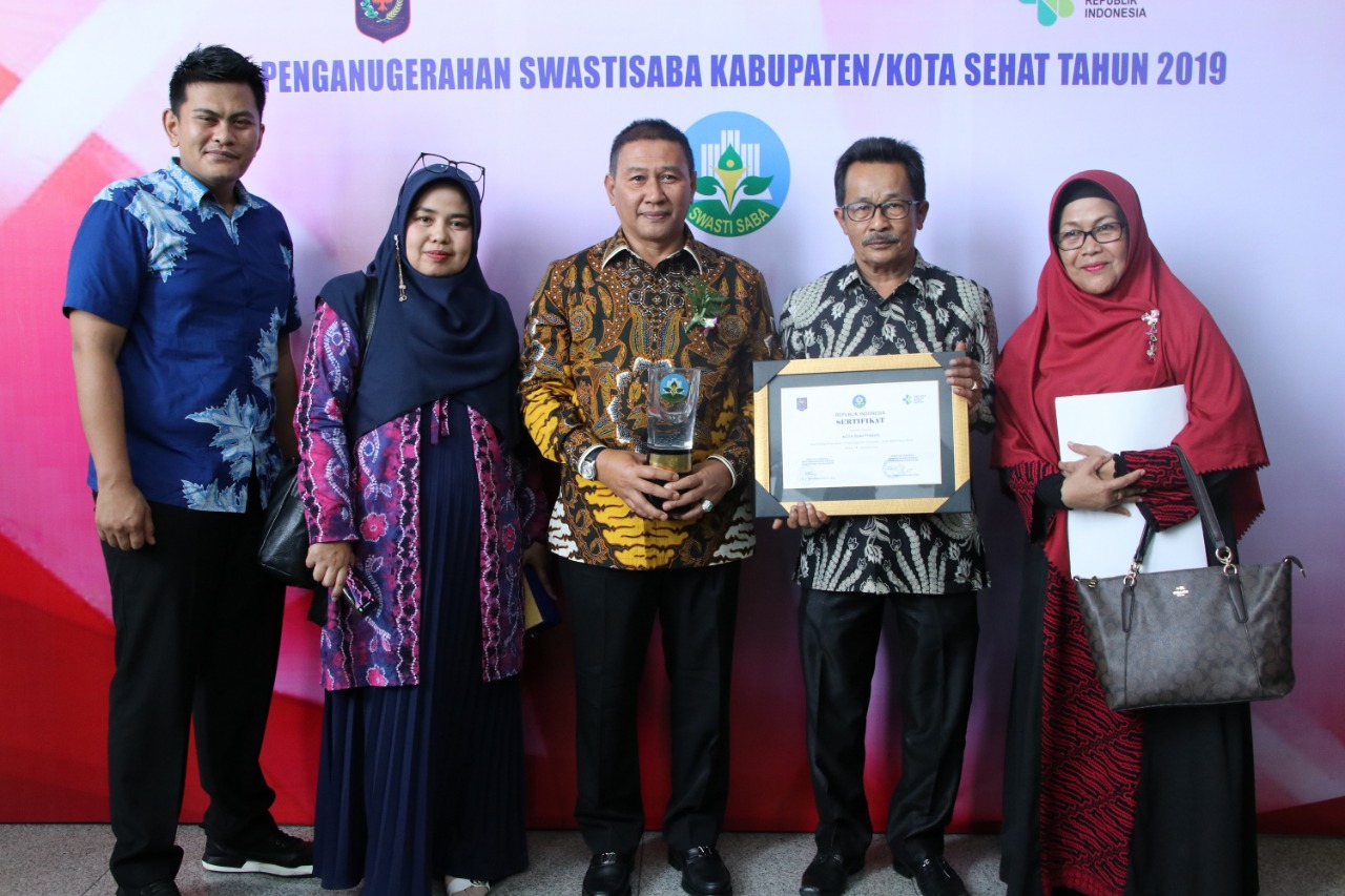 Walikota Bikittinggi terima penghargaan Kota Sehat 2019