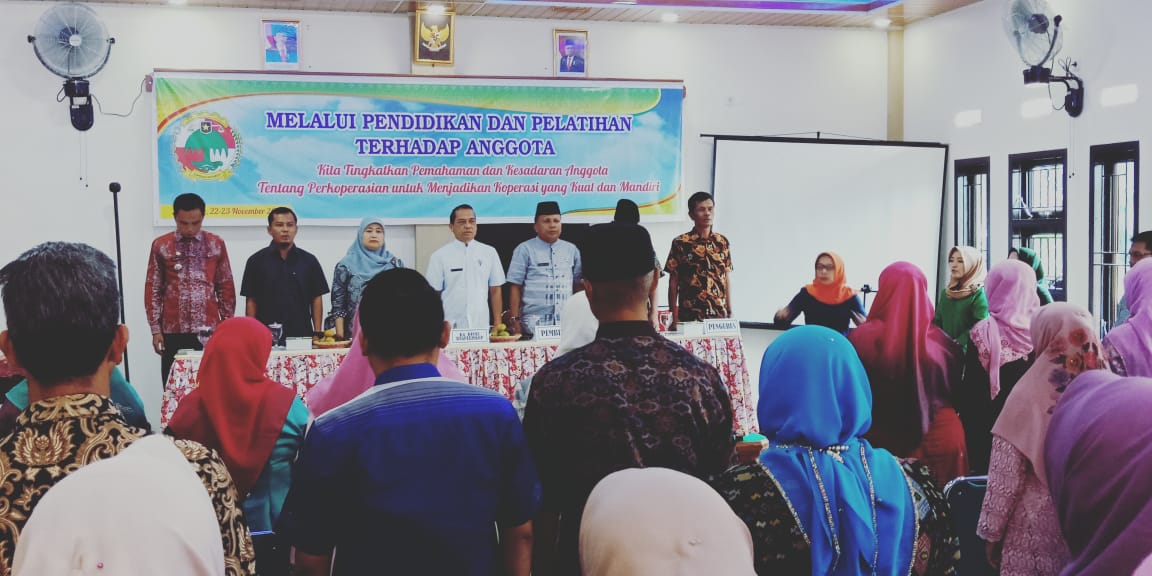 Sebelum paparan materi, peserta diklat khusuk doa bersama.