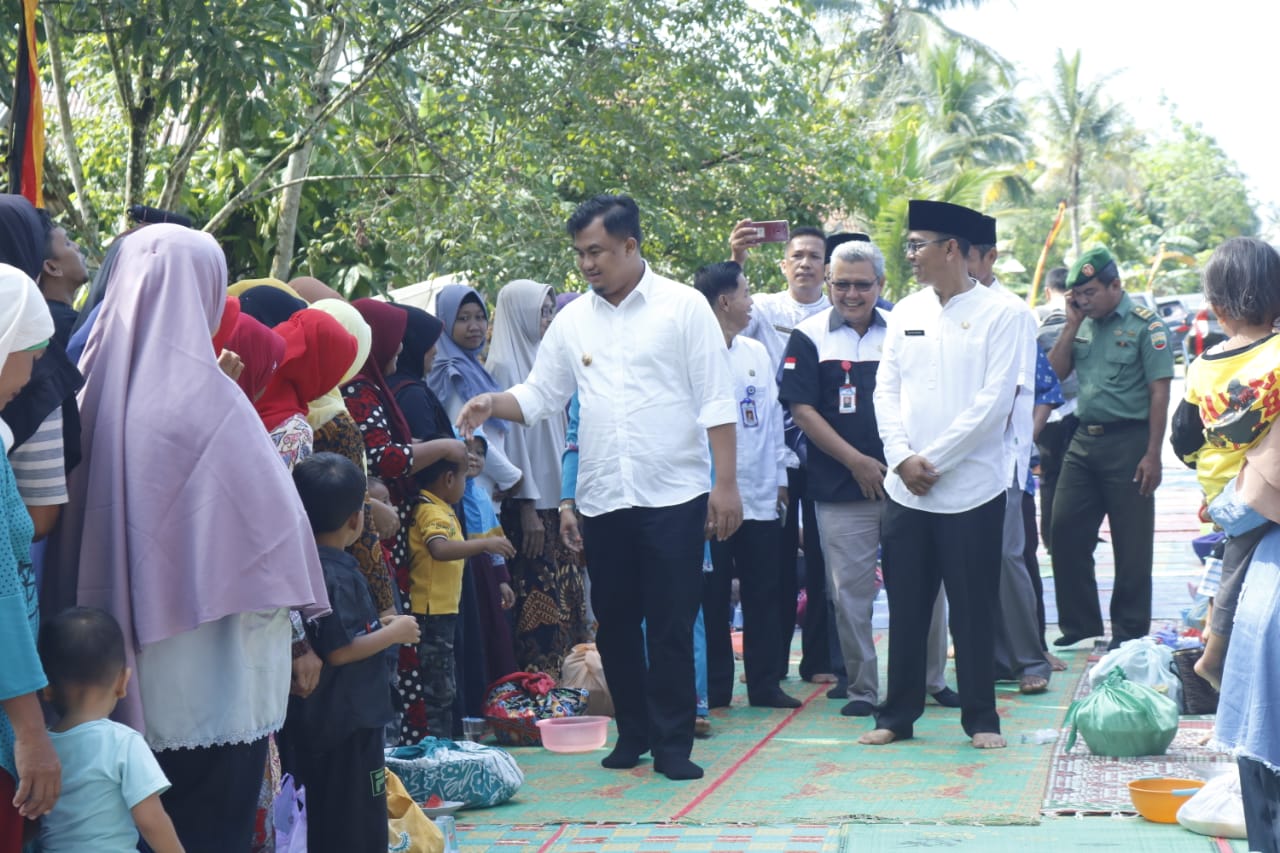 Syukuran pembangunan jalan baru di Bukit Mindawa