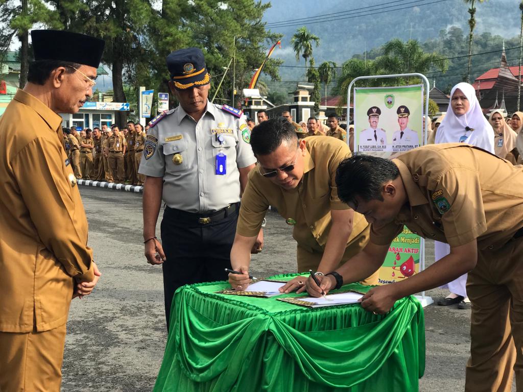 Penandatanganan MoU antara PMI dan Pemkab Pasaman