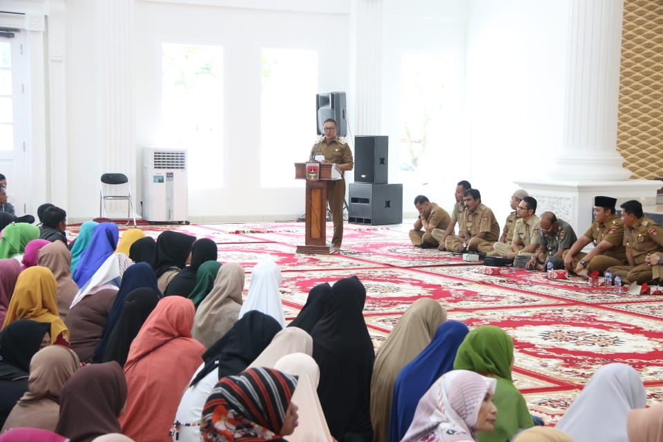 Masyarakat Penerima Bantuan Rehab Rumah Tidak Layak Huni Tatap Muka dengan Walikota Bukittinggi, Selasa (17/12) 