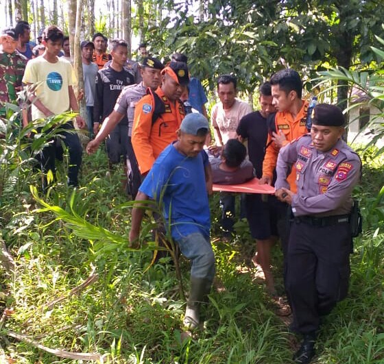 Kasat Sabhara, Yonny Hendra bersamaTim Gabungan Polres Pasaman berhasil temukan orang hilang