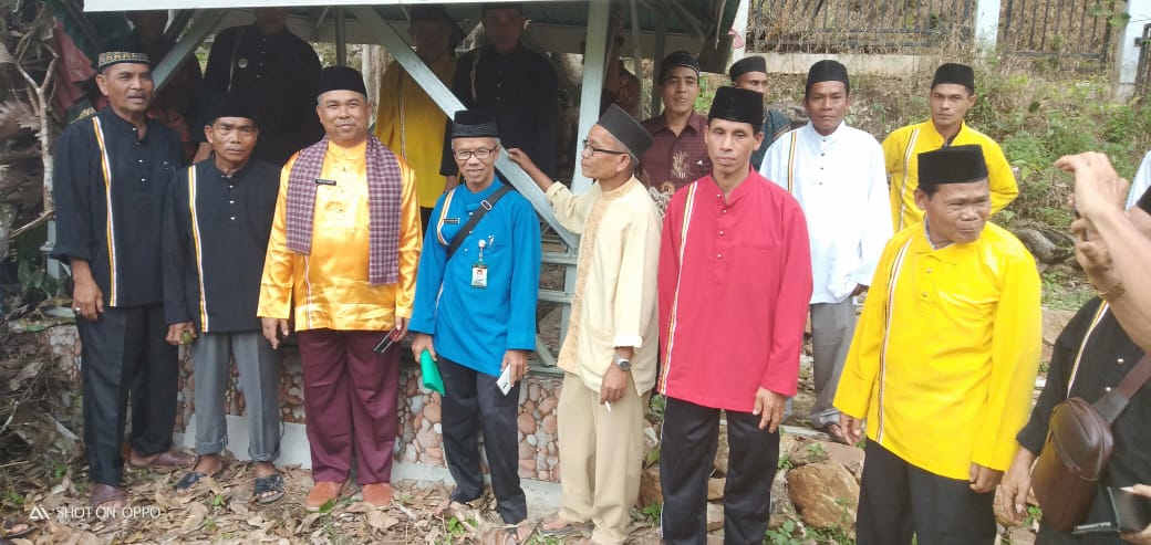 Tim Verifikasi LKAAM Sijunjung, foto bersama ninik mamak Silukah