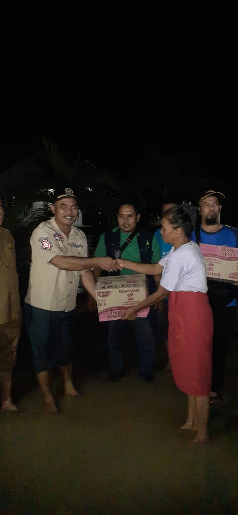 Ketua DPRD Dharmasraya serahkan bantuan makanan