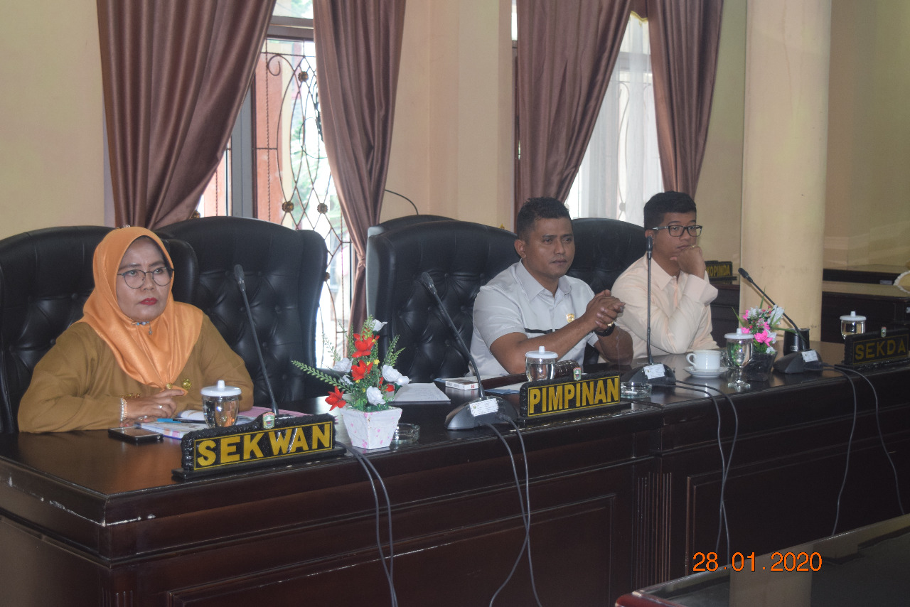 Pimpinan DPRD Kabupaten Solok melakukan Rapat dengar Pendapat dengan Baznas setempat