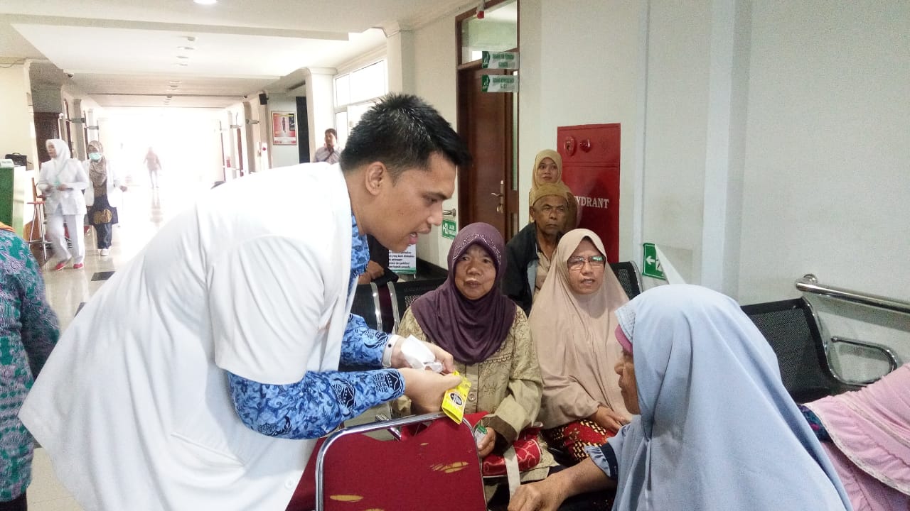 Penyuluhan untuk pasien dan pengunjung di RSMN