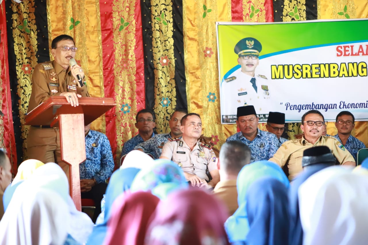 Bupati Pesisir Selatan H.Hendrajoni saat membuka Musrenbang di Kecamatan Batang Kapas Tahun 2020, Senin,(17/02)
