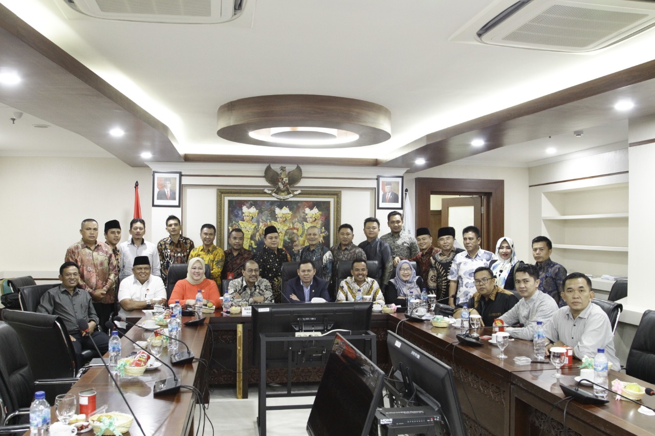 Difasiitasi DPD RI, Wabup Bengkulu Tengah Bertemu Menteri PUPR 