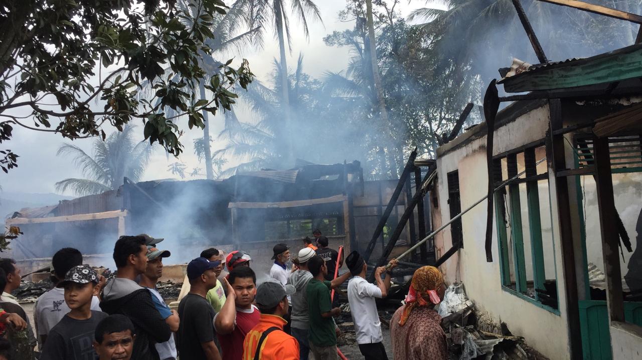 Empat rumah terbakar d Bukit tandang Kabupaten Solik.