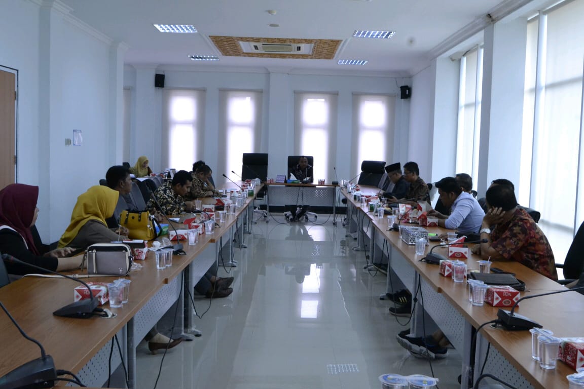 Rapat Komisi DPRD Dharmasraya