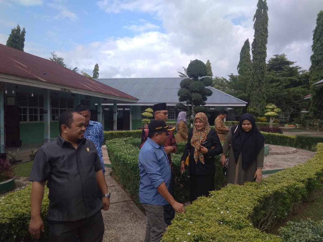 Kunker Komisi I DPRD Dharmasraya ke SMP N 1 Sitiung