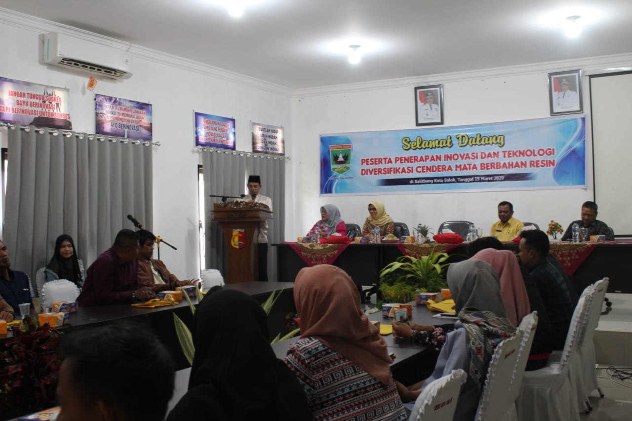 Wakil Walikota Solok Reinier membuka pelatihan