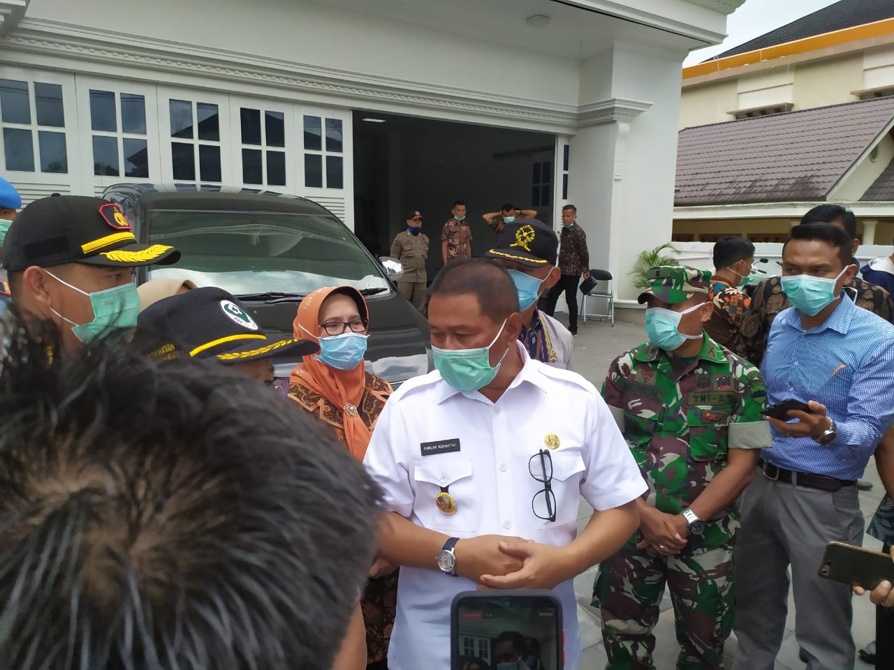 Ramlan Nurmatias di hadapan wartawan