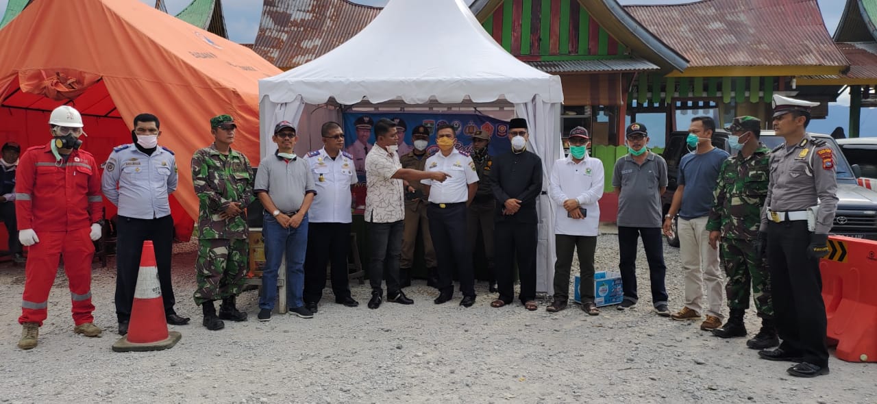Ketua DPRD Kab Solok Jon Firman Pandu di Posko Perbatasan Penanganan Covid-19, Kacang