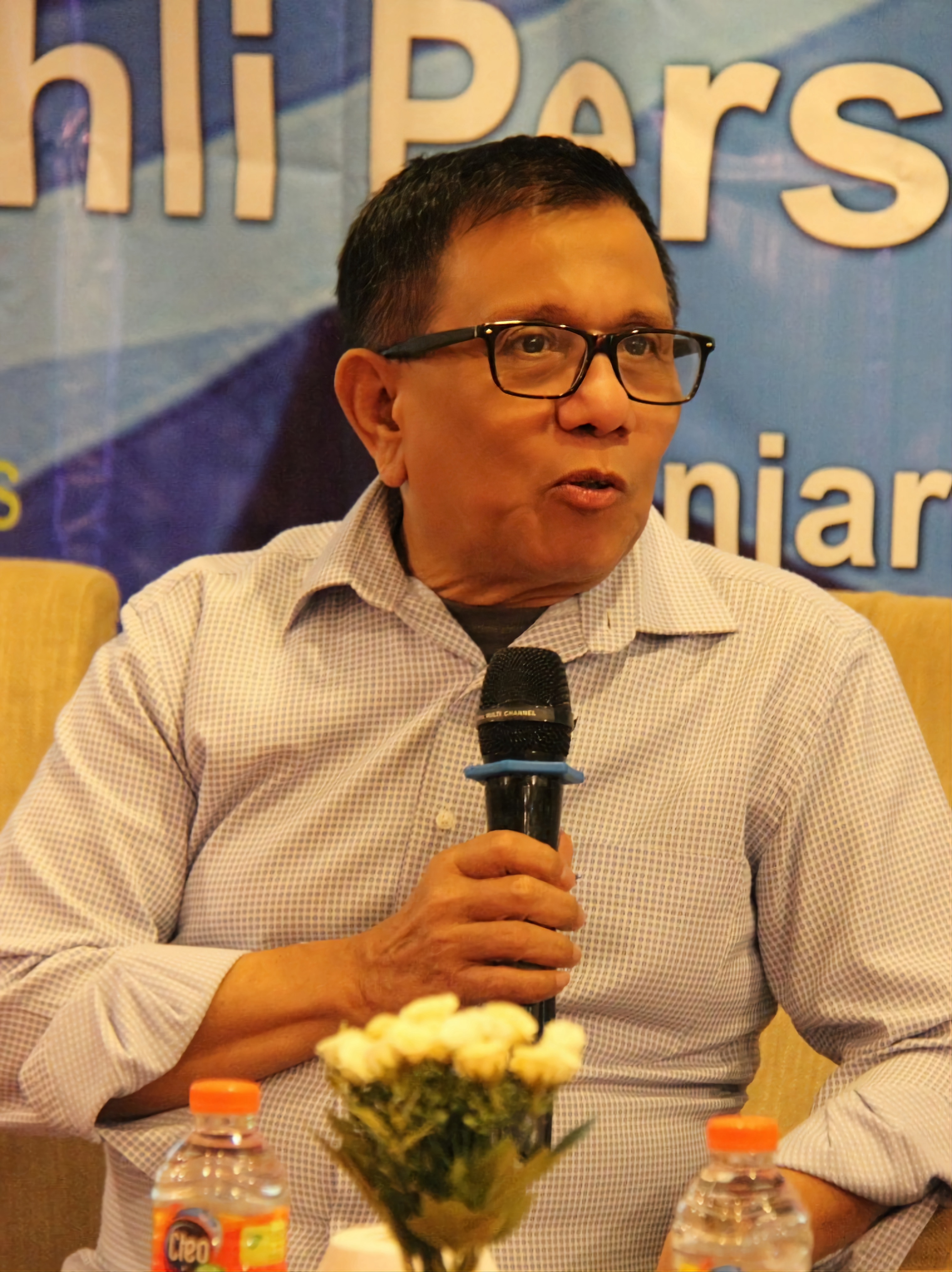 Hendry Ch Bangun adalah mantan Wakil Ketua Dewan Pers, wartawan senior di Jakarta.
