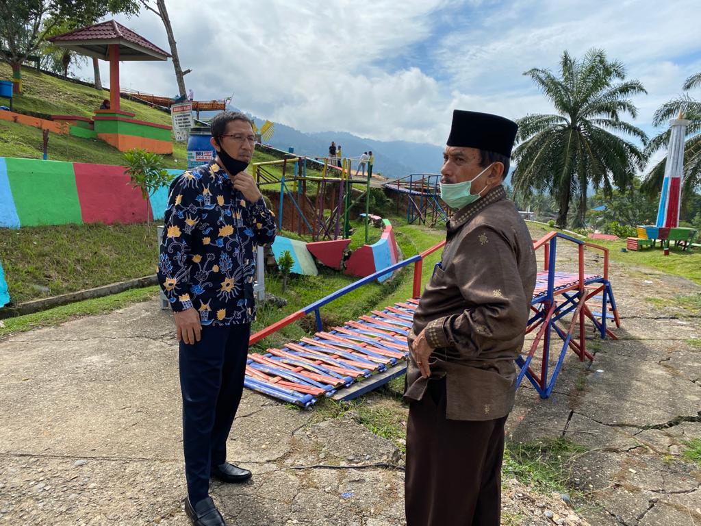Bupati Sijunjung tinjau jalan wisata Bukit Gadang Muaro Sijunjung