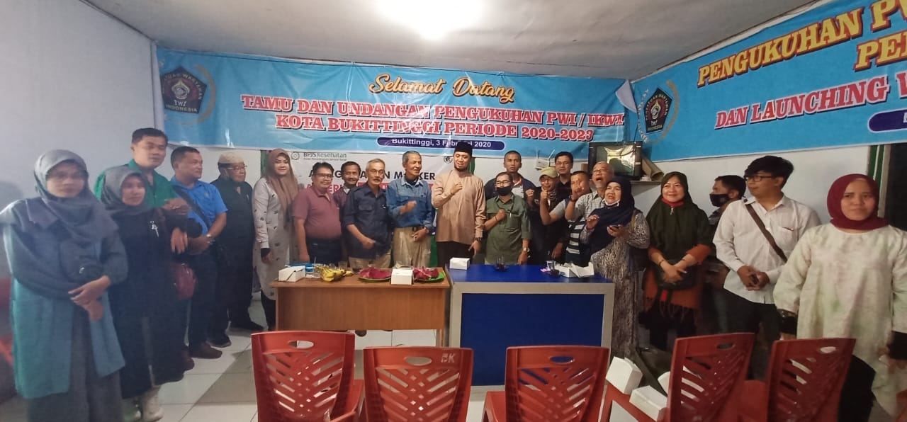 Silaturahmi kader Partai Gerindra, Erman Safar, dengan PWI Bukittinggi